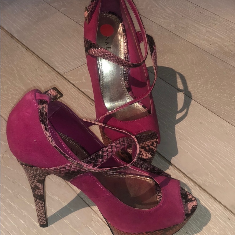 Bakers hot pink heels!